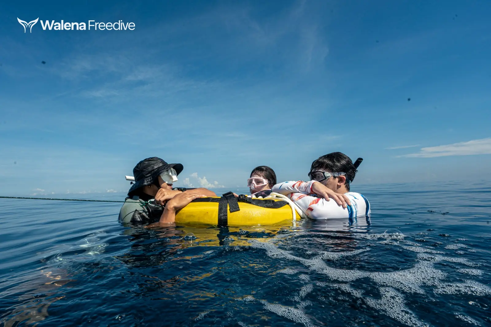 Peserta kursus freediving Molchanovs di kolam